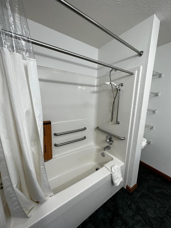 Attica Inn Екстер'єр фото